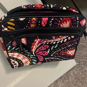 Vera Bradley all in one crossbody excellent condition, looks brand new!